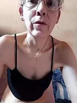 Snapshot of NanitaFun chatting on April 12, 4:34 pm NanitaFun online show from April 12, 4:34 pm