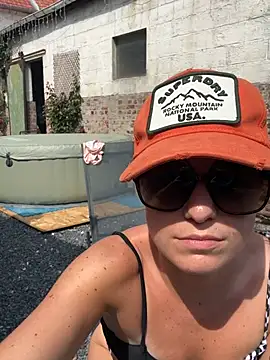 Snapshot of carlaaa chatting on June 25, 2:32 pm carlaaa online show from June 25, 2:32 pm