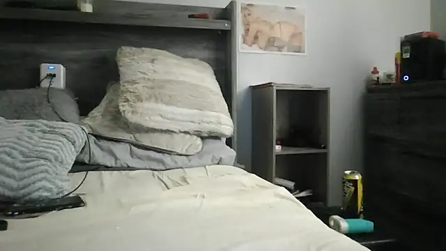 Snapshot of Edward_LongCock chatting on December 10, 4:13 am Edward LongCock online show from December 10, 4:13 am