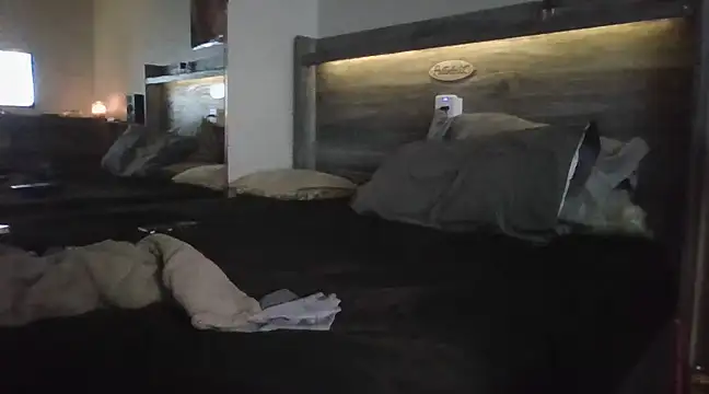 Snapshot of Edward_LongCock chatting on January 15, 11:21 am Edward LongCock online show from January 15, 11:21 am