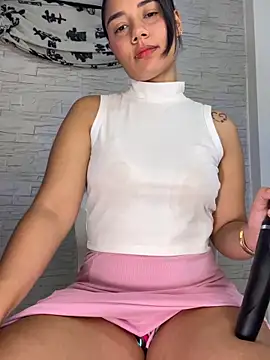  Luana online show from May 3, 1:00 am