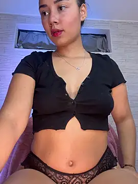 Snapshot of _Luana chatting on July 25, 1:15 am Luana online show from July 25, 1:15 am