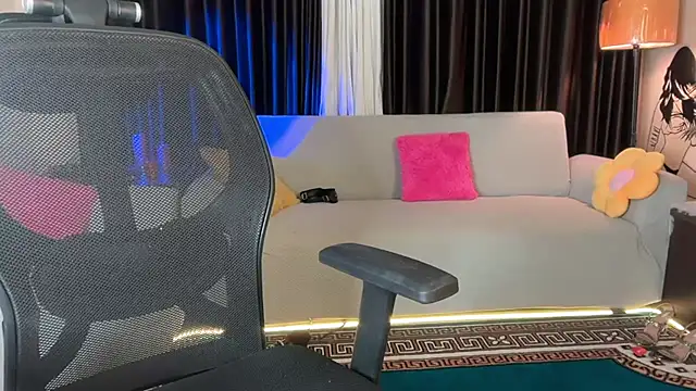 Snapshot of sexy_m23 chatting on February 22, 10:30 pm sexy m23 online show from February 22, 10:30 pm