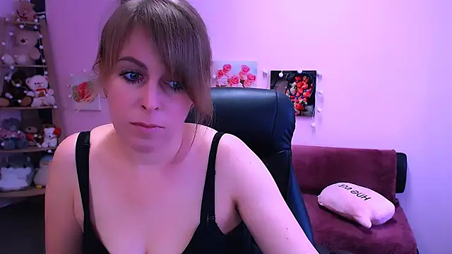 Hot Milady online show from March 11, 8:20 am