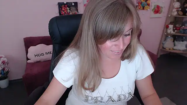 Snapshot of Hot_Milady chatting on July 1, 7:32 am Hot Milady online show from July 1, 7:32 am