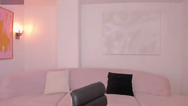 ValeriaRoldanX online show from December 17, 10:32 am