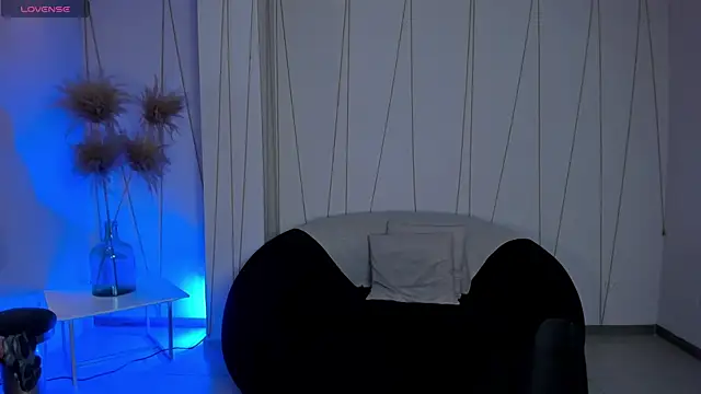ValeriaRoldanX online show from July 8, 11:26 am