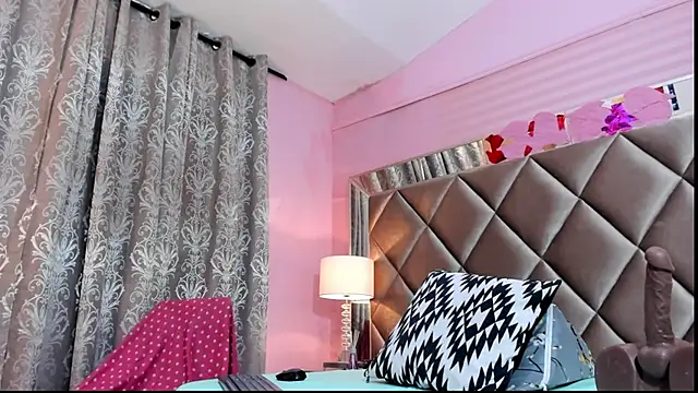 giselle ocampo online show from April 10, 2:33 pm