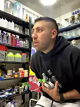 JuanZapata33 online show from January 16, 9:41 pm