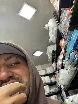 JuanZapata33 online show from February 5, 10:14 pm