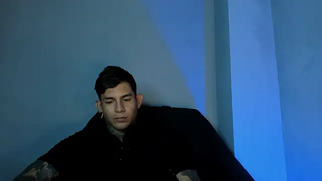 Snapshot of Travistanner_28 chatting on June 30, 1:39 am Travistanner 28 online show from June 30, 1:39 am