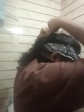 Snapshot of weeif chatting on April 7, 9:48 pm weeif online show from April 7, 9:48 pm