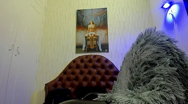 Snapshot of charlotte_ebony chatting on January 31, 3:20 am charlotte ebony online show from January 31, 3:20 am