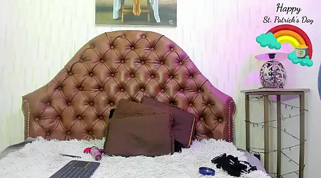 Snapshot of charlotte_ebony chatting on March 17, 11:11 pm charlotte ebony online show from March 17, 11:11 pm