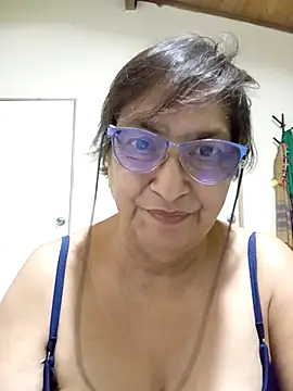 florecita69 online show from October 12, 1:15 am