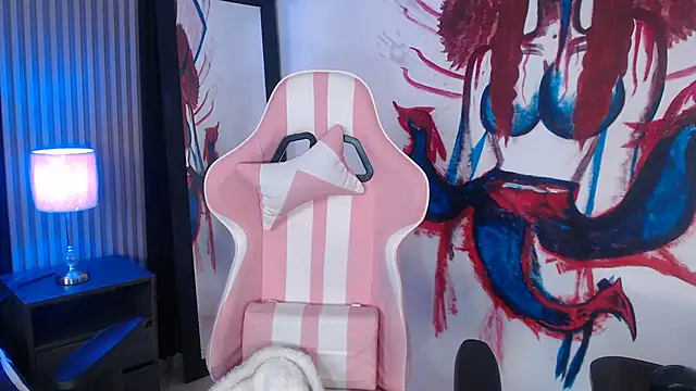 Snapshot of kittyhouse_hs chatting on April 30, 8:48 pm kittyhouse hs online show from April 30, 8:48 pm