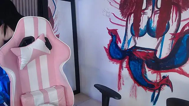 Snapshot of kittyhouse_hs chatting on April 30, 8:57 pm kittyhouse hs online show from April 30, 8:57 pm