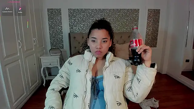 Mayaa ross online show from September 15, 1:38 am