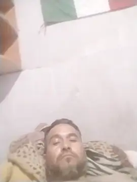 Snapshot of estuker22 chatting on March 3, 2:39 am estuker22 online show from March 3, 2:39 am