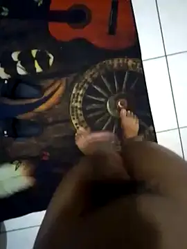 Snapshot of BIGBLACKCOOCK24- chatting on January 8, 1:41 pm BIGBLACKCOOCK24- online show from January 8, 1:41 pm