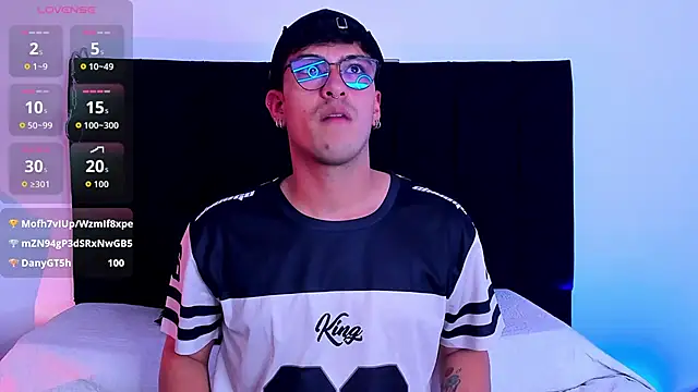 Ryan Clark  online show from March 27, 11:04 pm