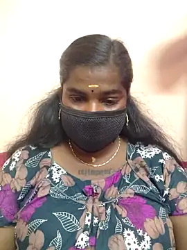 Snapshot of sulekha-mallu chatting on October 31, 3:18 am sulekha-mallu online show from October 31, 3:18 am