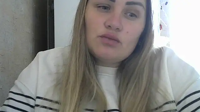 Snapshot of Honeydew-Waves chatting on October 6, 7:50 am Honeydew-Waves online show from October 6, 7:50 am