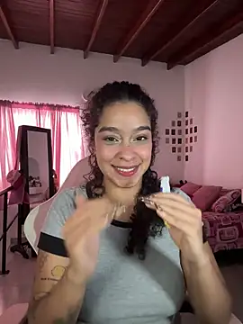 Snapshot of Arteatenea__ chatting on May 31, 7:15 pm Arteatenea online show from May 31, 7:15 pm