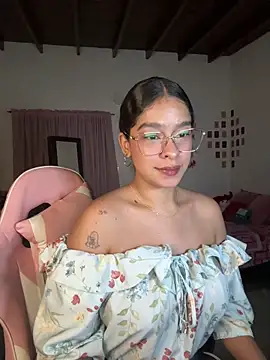 Snapshot of Arteatenea__ chatting on June 5, 11:43 pm Arteatenea online show from June 5, 11:43 pm