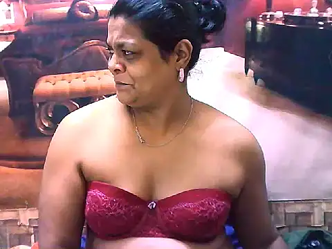 Snapshot of indianCherryPie chatting on May 4, 5:03 am indianCherryPie online show from May 4, 5:03 am