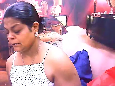 Snapshot of indianCherryPie chatting on May 22, 5:25 am indianCherryPie online show from May 22, 5:25 am