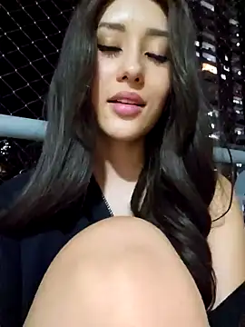 Snapshot of Selena_blake chatting on February 1, 12:51 am Selena blake online show from February 1, 12:51 am