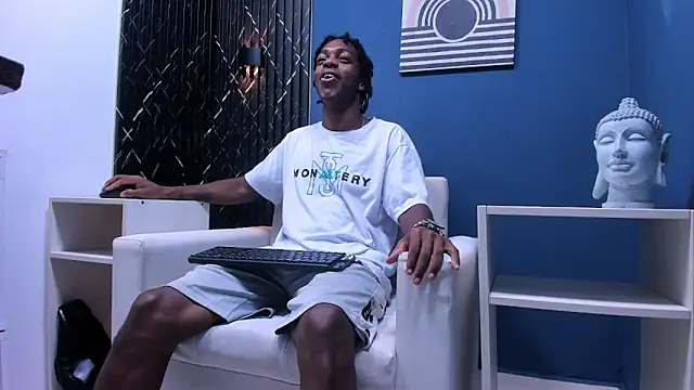 Snapshot of LarryCollin chatting on January 30, 3:44 am LarryCollin online show from January 30, 3:44 am