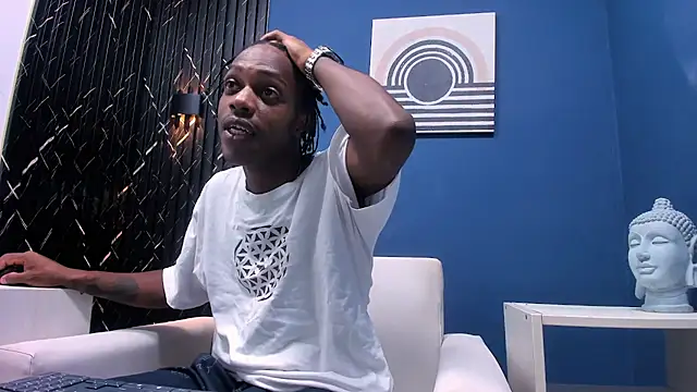 Snapshot of LarryCollin chatting on February 2, 10:46 am LarryCollin online show from February 2, 10:46 am