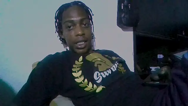 Snapshot of LarryCollin chatting on February 3, 12:15 am LarryCollin online show from February 3, 12:15 am