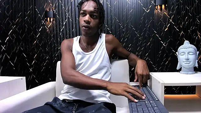 Snapshot of LarryCollin chatting on February 11, 3:40 am LarryCollin online show from February 11, 3:40 am