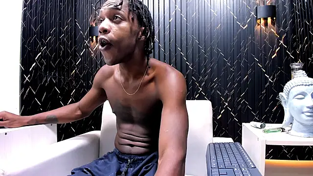 Snapshot of LarryCollin chatting on February 11, 9:42 am LarryCollin online show from February 11, 9:42 am