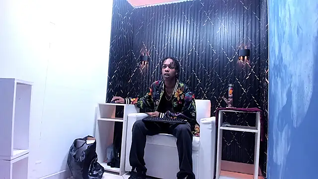 Snapshot of LarryCollin chatting on February 12, 3:18 am LarryCollin online show from February 12, 3:18 am