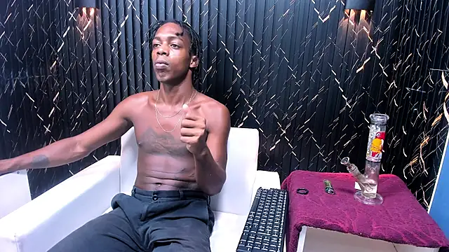 Snapshot of LarryCollin chatting on February 12, 6:19 am LarryCollin online show from February 12, 6:19 am