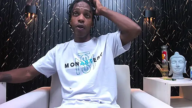 Snapshot of LarryCollin chatting on February 13, 6:20 am LarryCollin online show from February 13, 6:20 am