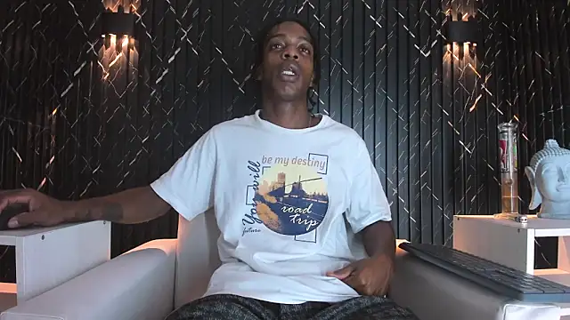 Snapshot of LarryCollin chatting on February 14, 9:56 am LarryCollin online show from February 14, 9:56 am