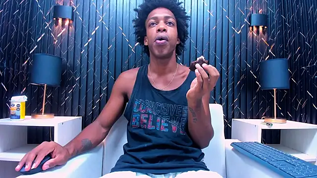 Snapshot of LarryCollin chatting on February 15, 1:31 am LarryCollin online show from February 15, 1:31 am