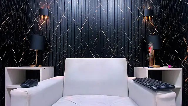 Snapshot of LarryCollin chatting on February 21, 4:18 am LarryCollin online show from February 21, 4:18 am