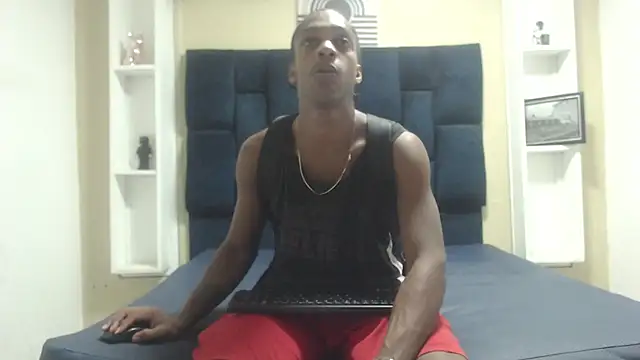 Snapshot of LarryCollin chatting on February 21, 10:59 pm LarryCollin online show from February 21, 10:59 pm