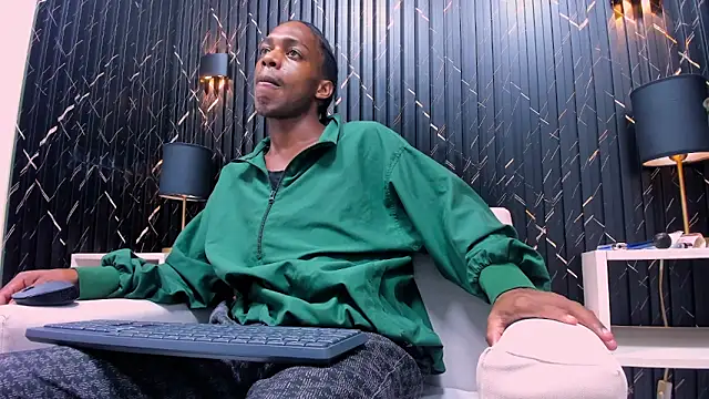 Snapshot of LarryCollin chatting on February 25, 6:14 am LarryCollin online show from February 25, 6:14 am