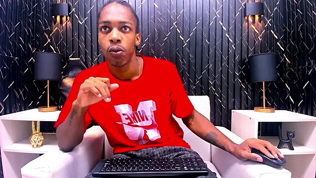 Snapshot of LarryCollin chatting on March 1, 3:43 am LarryCollin online show from March 1, 3:43 am