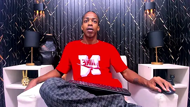 Snapshot of LarryCollin chatting on March 1, 6:46 am LarryCollin online show from March 1, 6:46 am