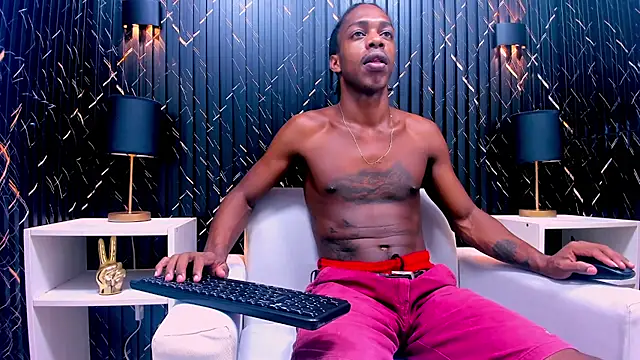 Snapshot of LarryCollin chatting on March 3, 4:47 am LarryCollin online show from March 3, 4:47 am