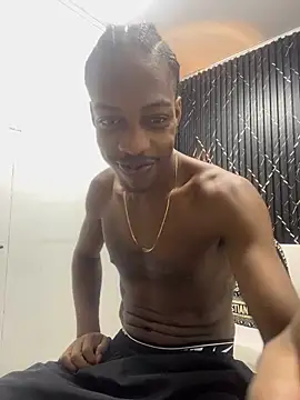 Snapshot of LarryCollin chatting on March 18, 4:04 am LarryCollin online show from March 18, 4:04 am