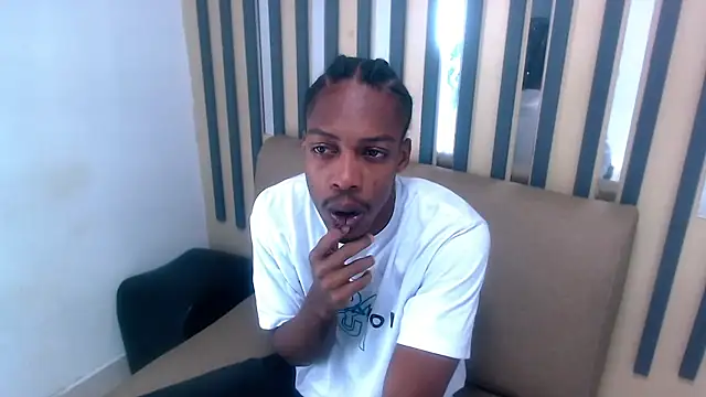 Snapshot of LarryCollin chatting on March 20, 12:22 pm LarryCollin online show from March 20, 12:22 pm